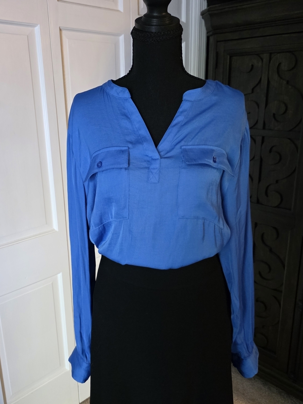Simply Vera Vera Wang Blue Blouse Size L Long Sleeve Pocket Top Work Office